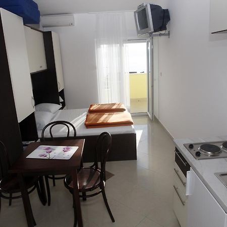 Apartments Rubic オミシュ エクステリア 写真