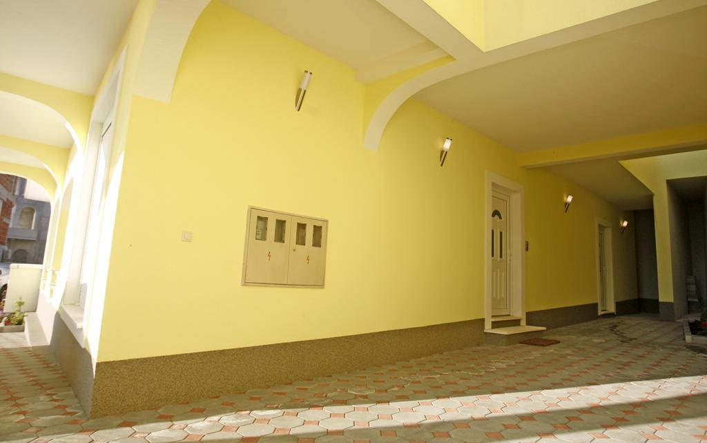 Apartments Rubic オミシュ エクステリア 写真